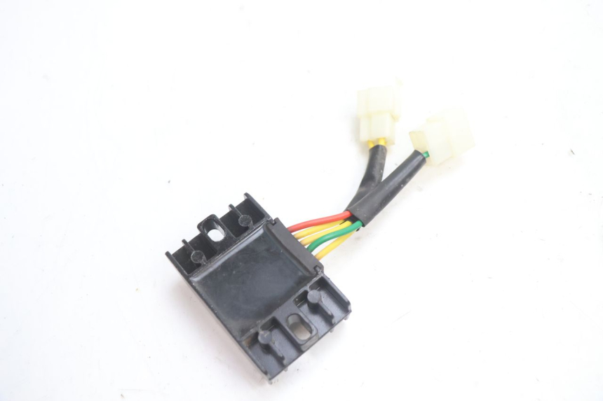 photo de REGULADOR DE CARGA PEUGEOT KISBEE 4T 50 (2018 - 2022) - Zoom estado de uso