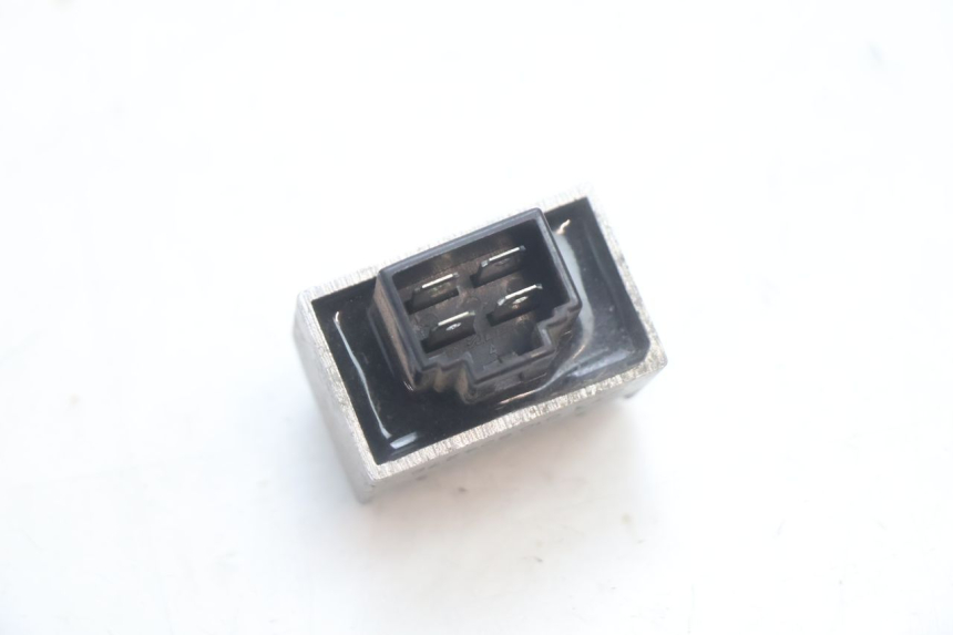 photo de REGULADOR DE CARGA PEUGEOT KISBEE 4T 50 (2010 - 2017) - Zoom estado de uso