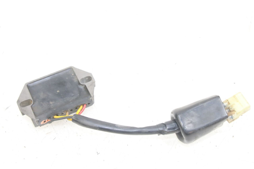 photo de REGULADOR DE CARGA KAWASAKI KXF KX-F 250 (2012 - 2014) - Primer plano técnico