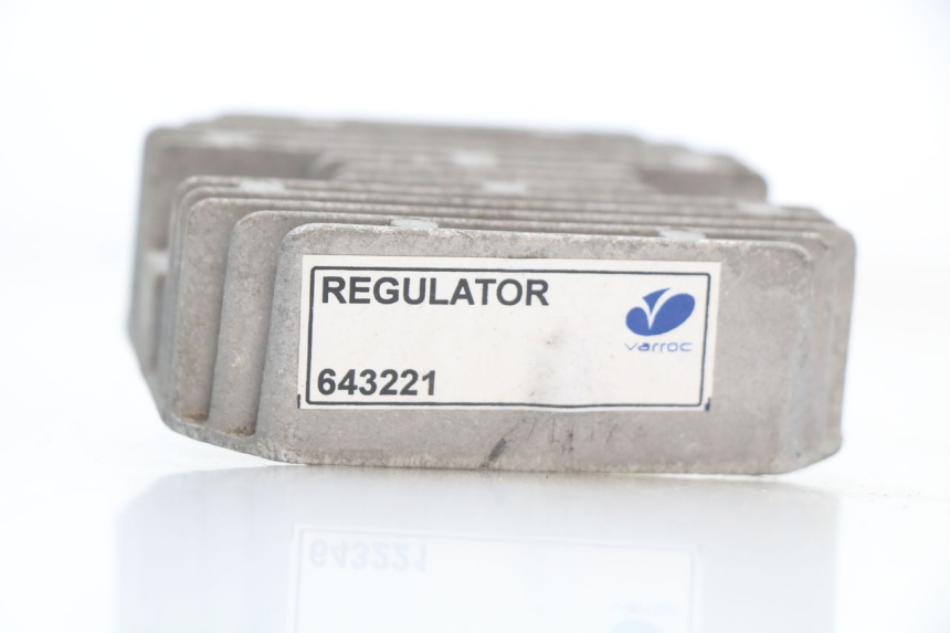 photo de REGULADOR PIAGGIO LIBERTY 4T 50 (2018 - 2021) - Otra perspectiva