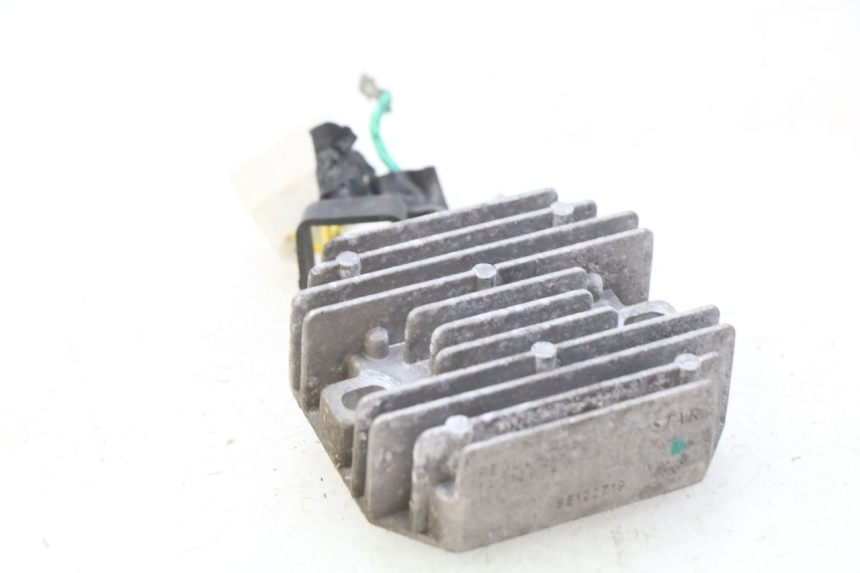 photo de REGULADOR DE CARGA PIAGGIO LIBERTY IGET 4T 50 (2015 - 2020) - Zoom estado de uso