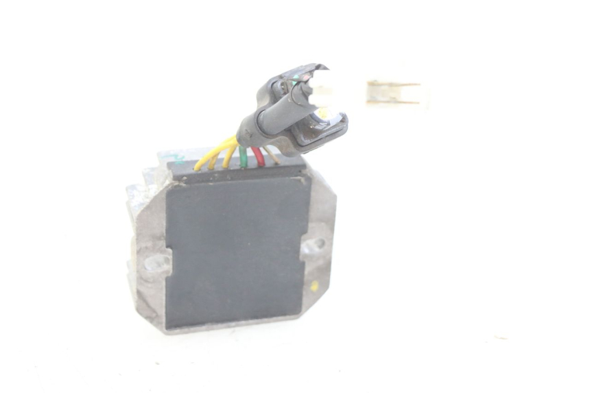 photo de REGULADOR DE CARGA PIAGGIO LIBERTY IGET 4T 50 (2015 - 2020) - Zoom estado de uso