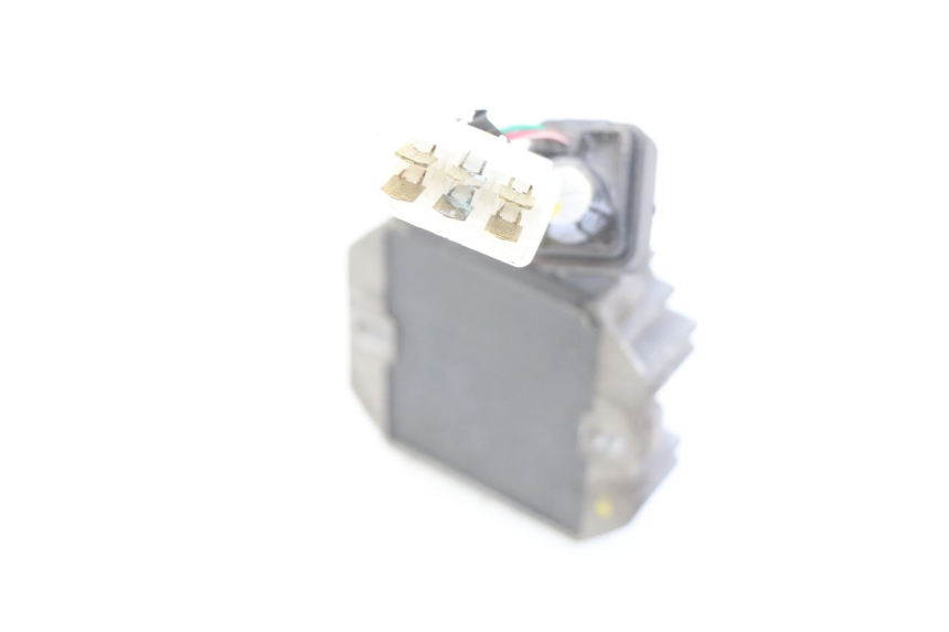 photo de REGULADOR DE CARGA PIAGGIO LIBERTY IGET 4T 50 (2015 - 2020) - Otra perspectiva