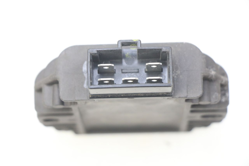 photo de REGULADOR DE CARGA PIAGGIO LIBERTY IGET S 125 (2016 - 2020) - Zoom estado de uso