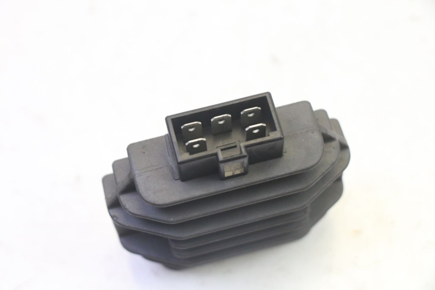 photo de REGULADOR PIAGGIO LIBERTY 125 (1998 - 2008) - Otra perspectiva