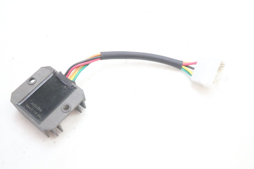 photo de REGULADOR DE CARGA KYMCO LIKE 125 (2009 - 2016) - Zoom estado de uso