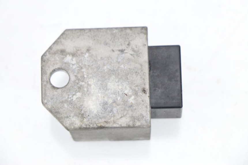 photo de REGULADOR DE CARGA PEUGEOT LUDIX 50 (2005 - 2007) - Zoom estado de uso