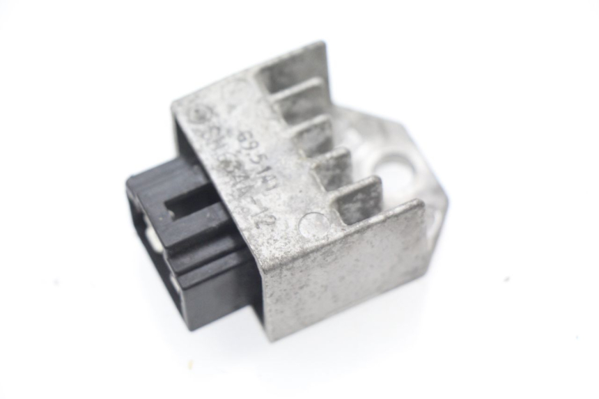 photo de REGULADOR DE CARGA PEUGEOT LUDIX 50 (2005 - 2007) - Zoom estado de uso