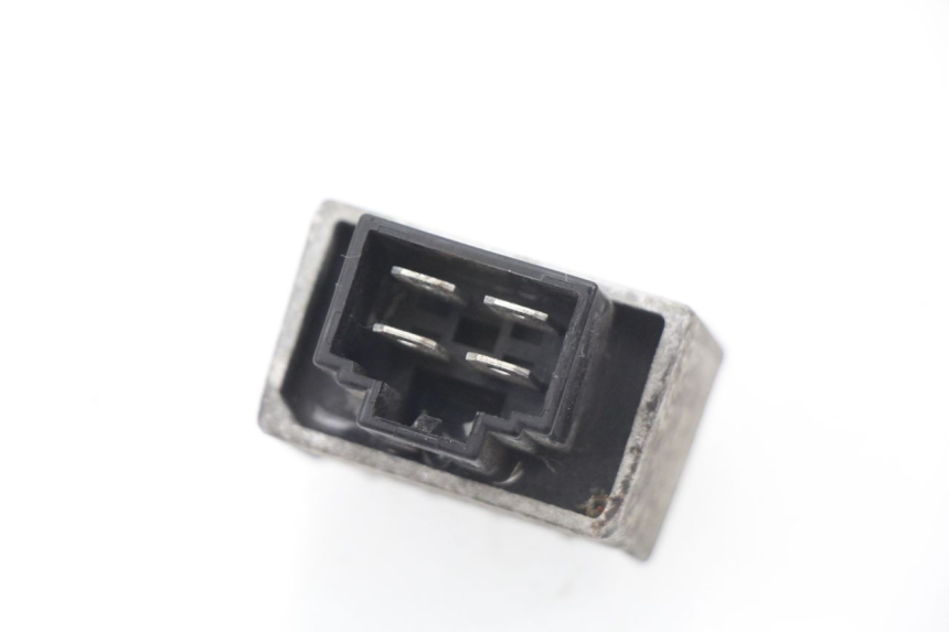 photo de REGULADOR DE CARGA PEUGEOT LUDIX 50 (2005 - 2007) - Zoom estado de uso