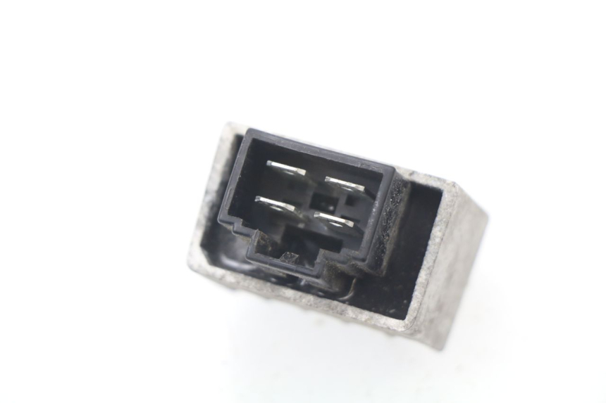 photo de REGULADOR DE CARGA PEUGEOT LUDIX 50 (2008 - 2017) - Zoom estado de uso