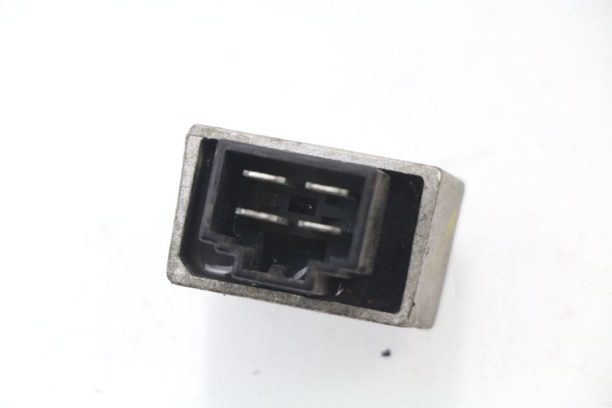 photo de REGULADOR DE CARGA PEUGEOT LUDIX 50 (2008 - 2017) - Zoom estado de uso