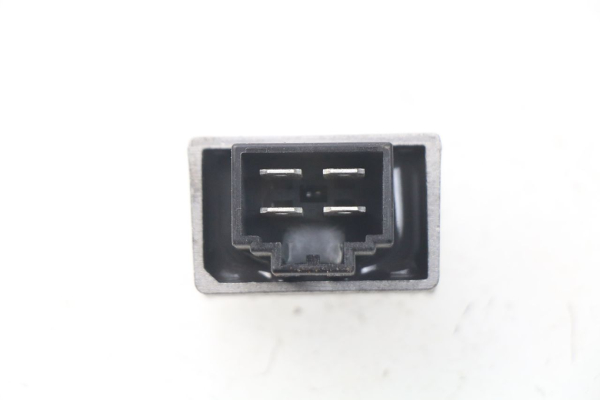 photo de REGULADOR DE CARGA PEUGEOT LUDIX 50 (2005 - 2007) - Zoom estado de uso