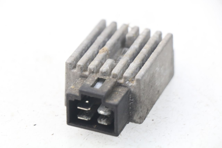 photo de REGULADOR DE CARGA PEUGEOT LUDIX 50 (2008 - 2017) - Detalle de la pieza