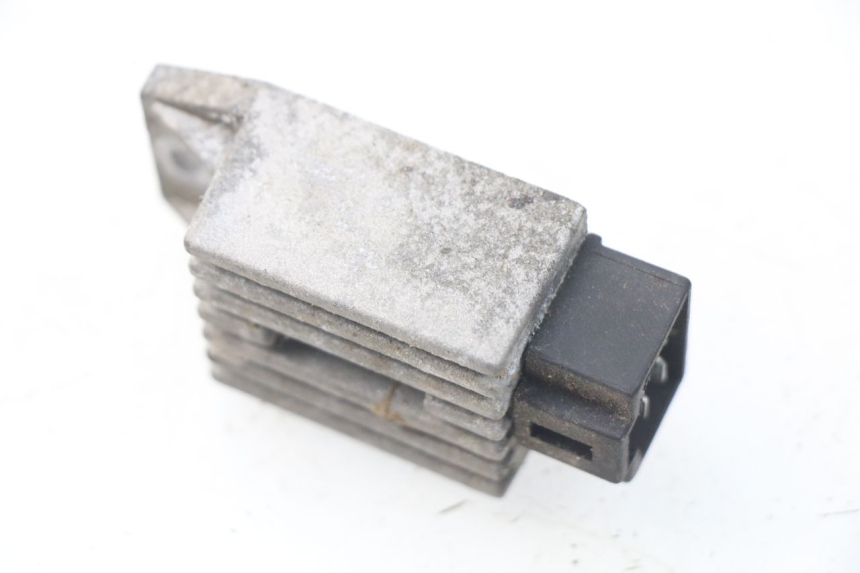 photo de REGULADOR DE CARGA PEUGEOT LUDIX 50 (2008 - 2017) - Zoom estado de uso