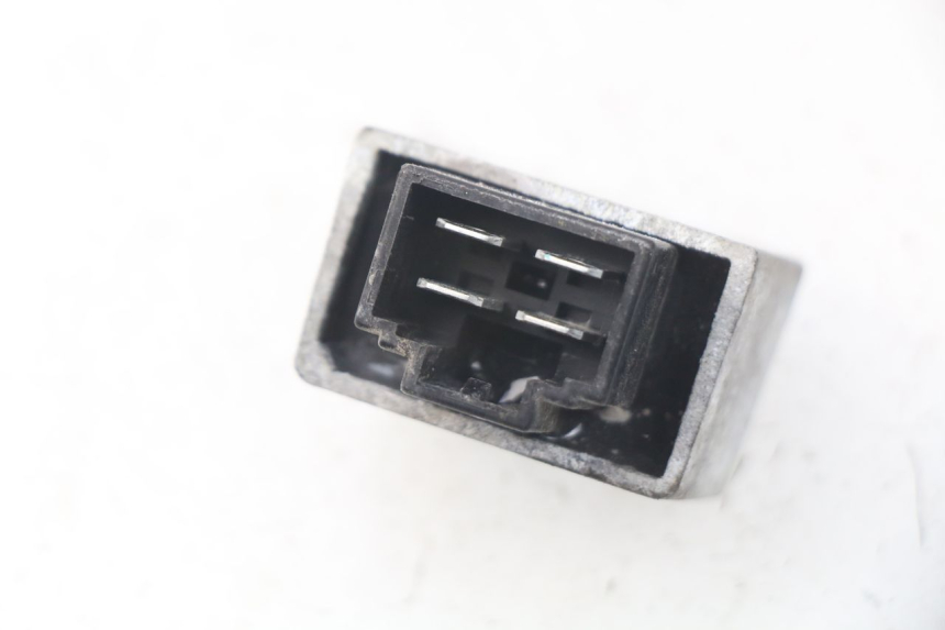 photo de REGULADOR DE CARGA PEUGEOT LUDIX 50 (2008 - 2017) - Zoom estado de uso