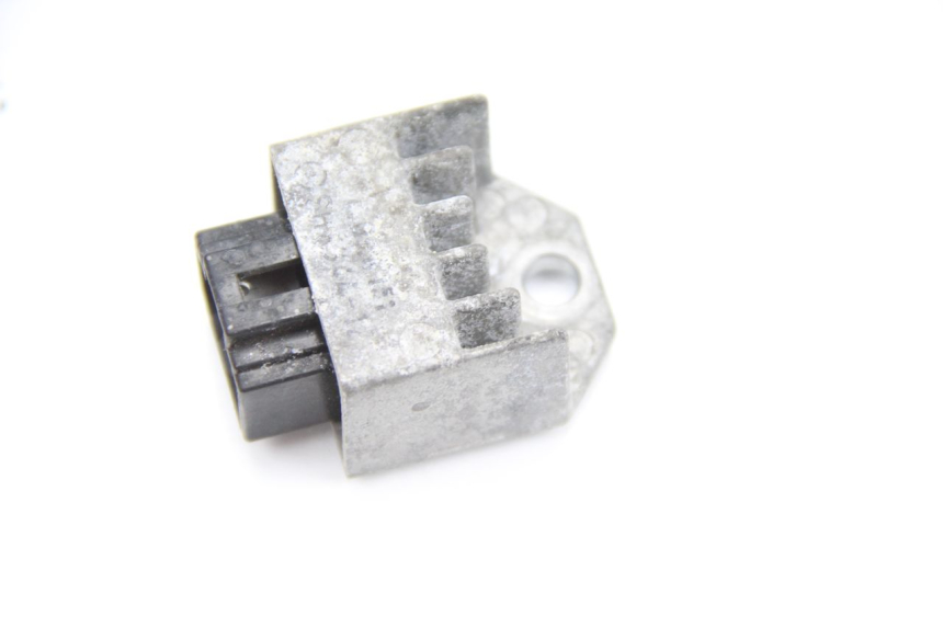 photo de REGULADOR DE CARGA PEUGEOT LUDIX 50 (2008 - 2017) - Detalle de la pieza