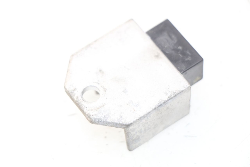 photo de REGULADOR DE CARGA PEUGEOT LUDIX 50 (2008 - 2017) - Detalle de la pieza