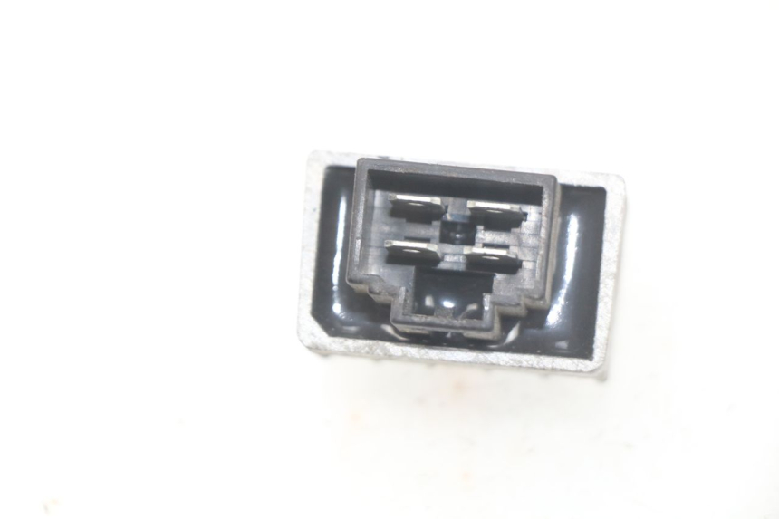 photo de REGULADOR DE CARGA PEUGEOT LUDIX 50 (2008 - 2017) - Detalle de la pieza