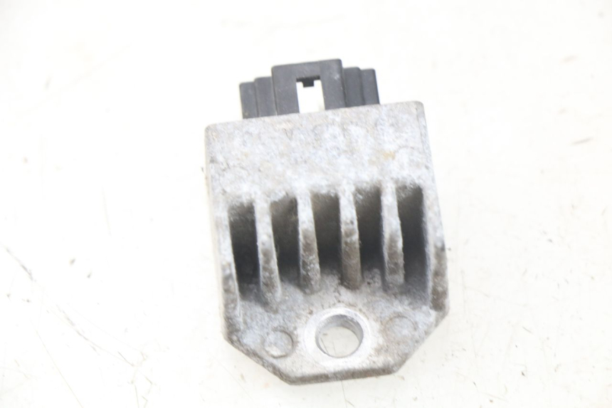 photo de REGULADOR DE CARGA PEUGEOT LUDIX 50 (2008 - 2017) - Zoom estado de uso