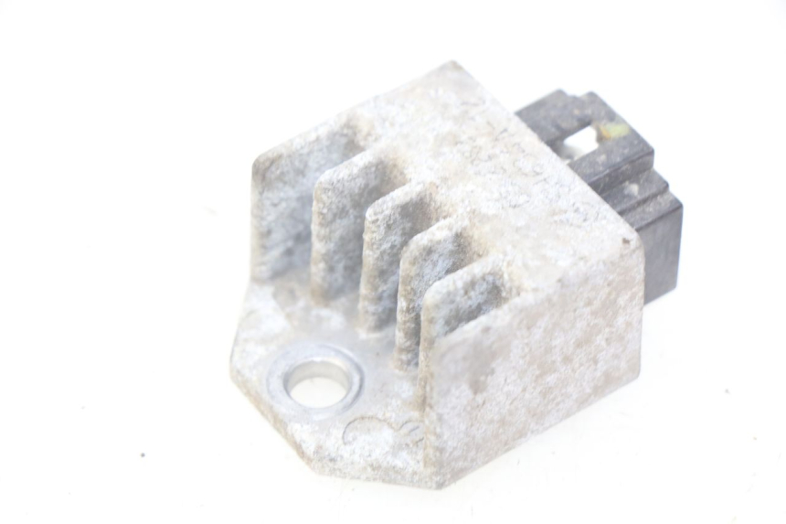 photo de REGULADOR DE CARGA PEUGEOT LUDIX 50 (2005 - 2007) - Zoom estado de uso