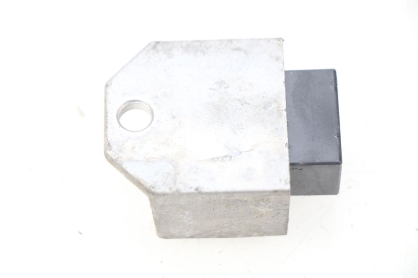 photo de REGULADOR DE CARGA PEUGEOT LUDIX 50 (2008 - 2017) - Zoom estado de uso