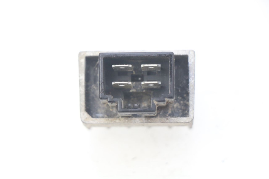 photo de REGULADOR DE CARGA PEUGEOT LUDIX 50 (2008 - 2017) - Detalle de la pieza