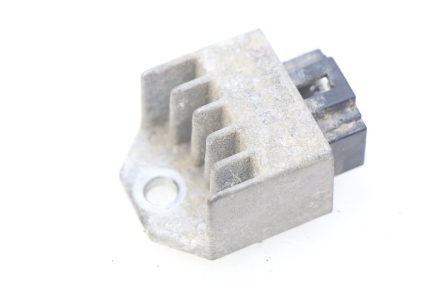 photo de REGULADOR DE CARGA PEUGEOT LUDIX 50 (2008 - 2017) - Otra perspectiva