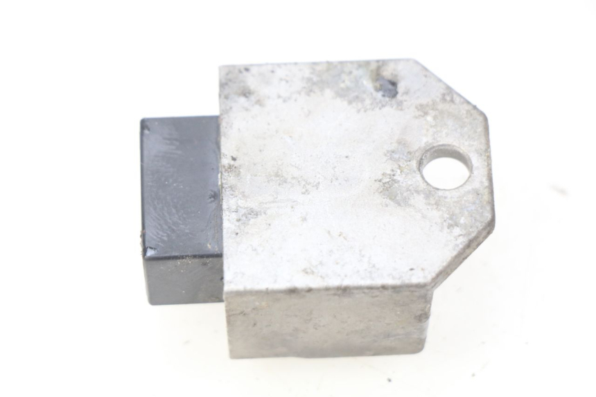 photo de REGULADOR DE CARGA PEUGEOT LUDIX 50 (2008 - 2017) - Detalle de la pieza