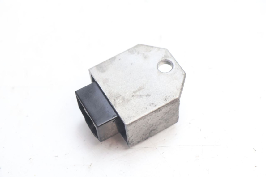 photo de REGULADOR DE CARGA PEUGEOT LUDIX 50 (2008 - 2017) - Zoom estado de uso
