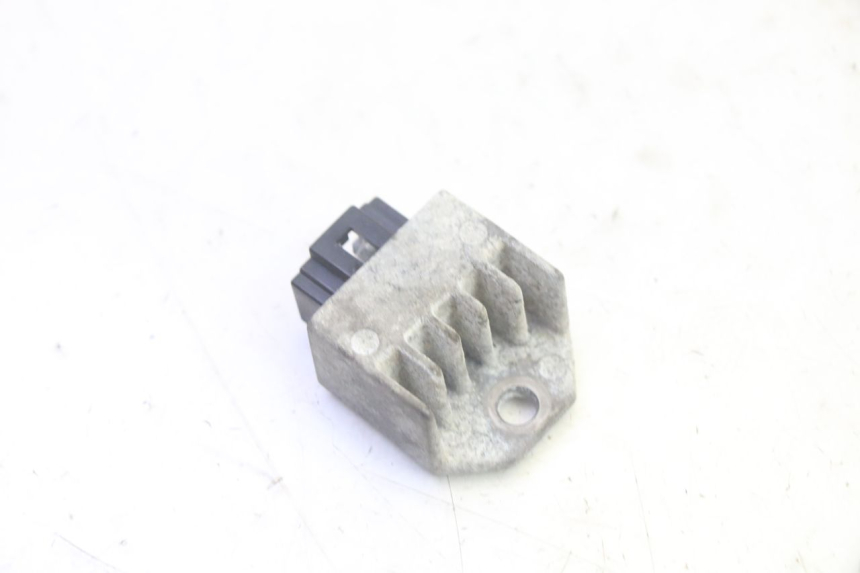 photo de REGULADOR PEUGEOT LUDIX ONE 50 (2004 - 2006) - Detalle de la pieza