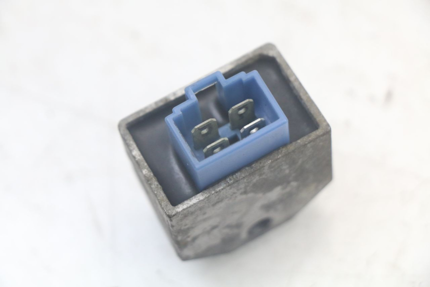 photo de REGULADOR MBK MACH G AC 50 (2002 - 2014) - Otra perspectiva