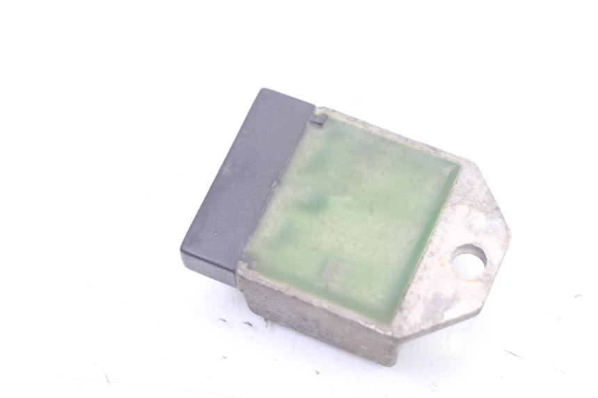 photo de REGULADOR DE CARGA MBK BOOSTER NEXT GENERATION 50 (1995 - 1998) - Otra perspectiva