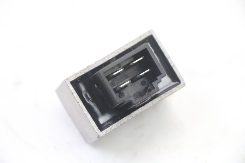 photo de REGULADOR DE CARGA MBK OVETTO ONE 2T 50 (2013 - 2017) - Otra perspectiva