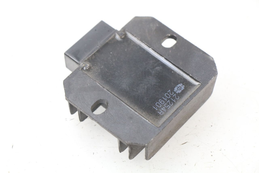 photo de REGULADOR DE CARGA JM MOTORS MIA 50 (2017 - 2020) - Detalle de la pieza