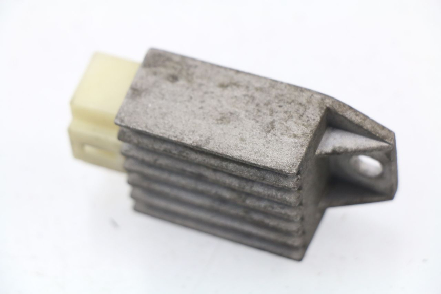 photo de REGULADOR LINHAI MONARCH 125 (2003 - 2005) - Detalle de la pieza