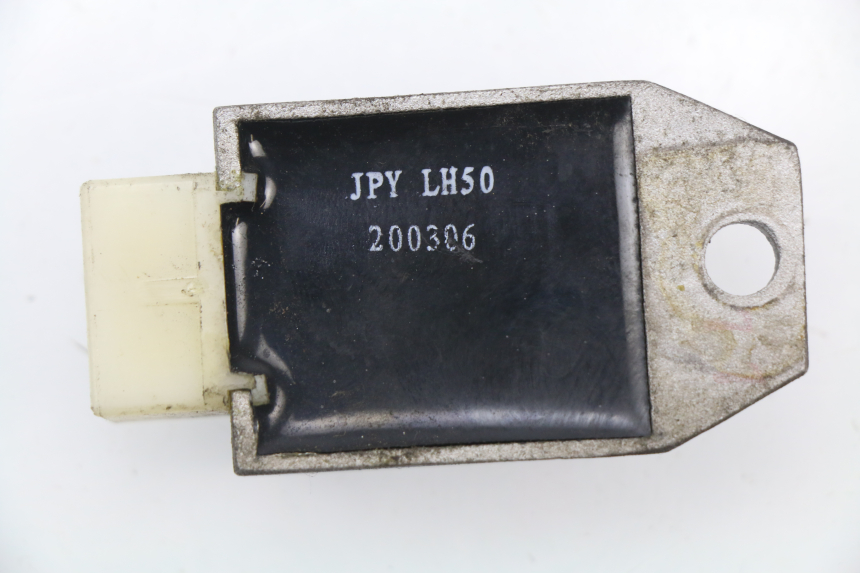 photo de REGULADOR LINHAI MONARCH 125 (2003 - 2005) - Otra perspectiva