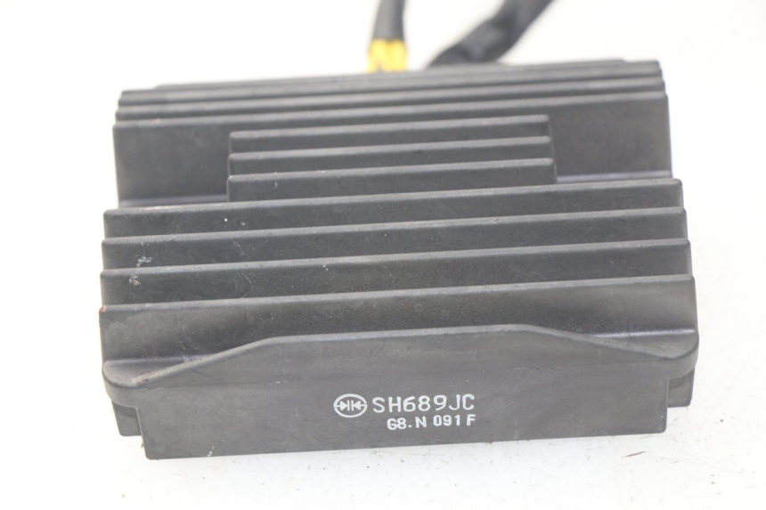 photo de REGULADOR PIAGGIO MP3 HPE 500 (2019 - 2022) - Detalle de la pieza