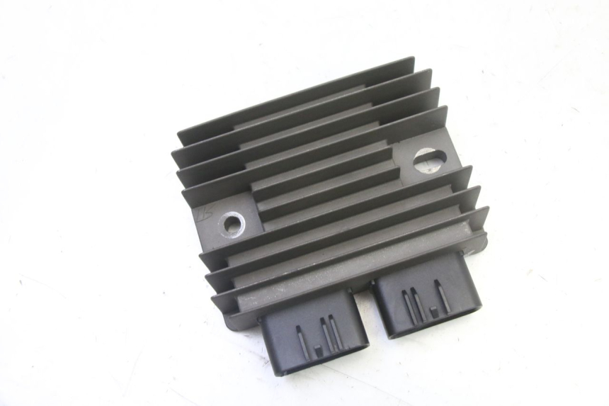 photo de REGULADOR PIAGGIO MP3 HPE 310 (2024 - 2025) - Vista principal