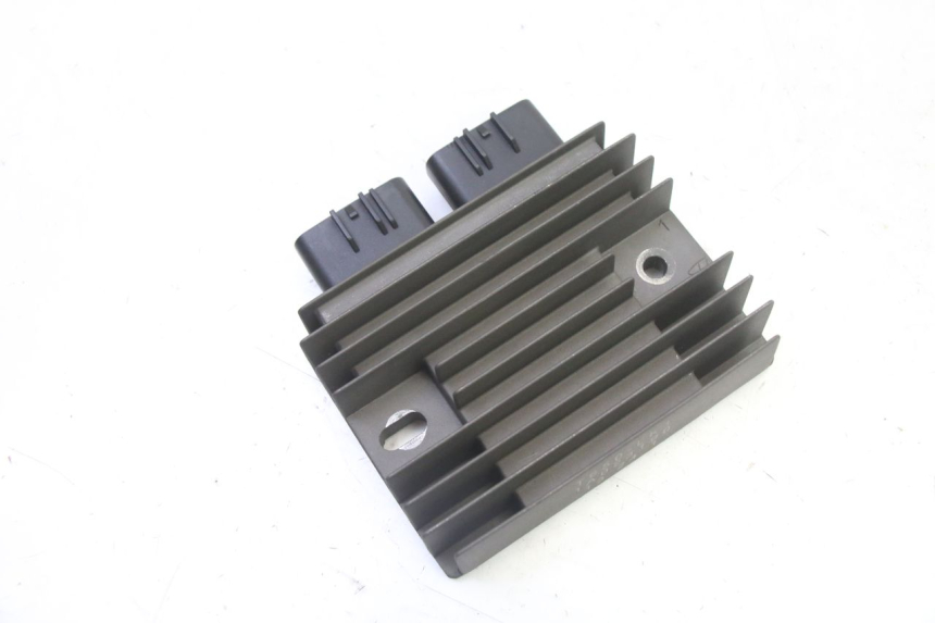 photo de REGULADOR PIAGGIO MP3 HPE 310 (2024 - 2025) - Detalle de la pieza