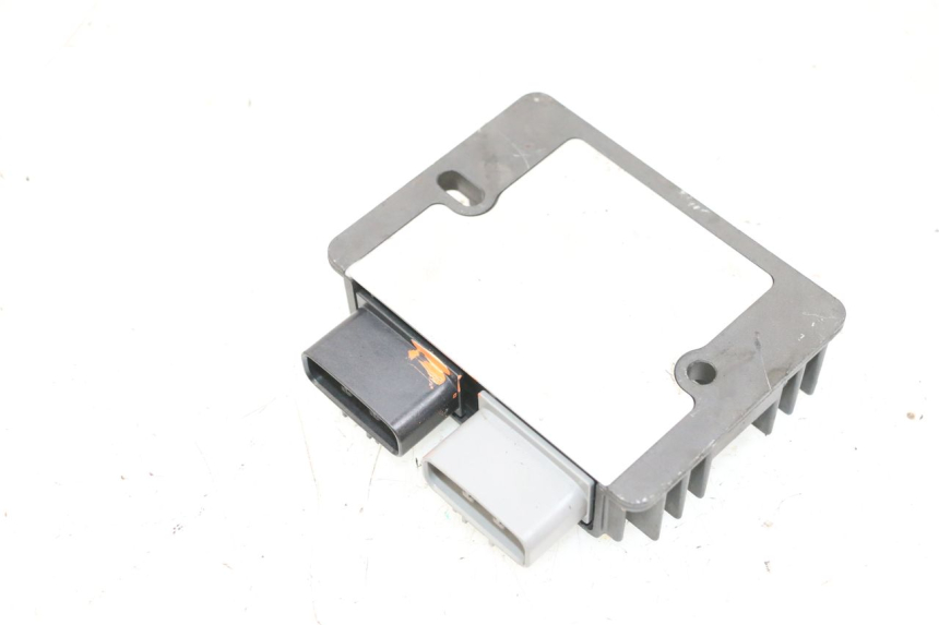 photo de REGULADOR PIAGGIO MP3 HPE 300 (2019 - 2026) - Otra perspectiva