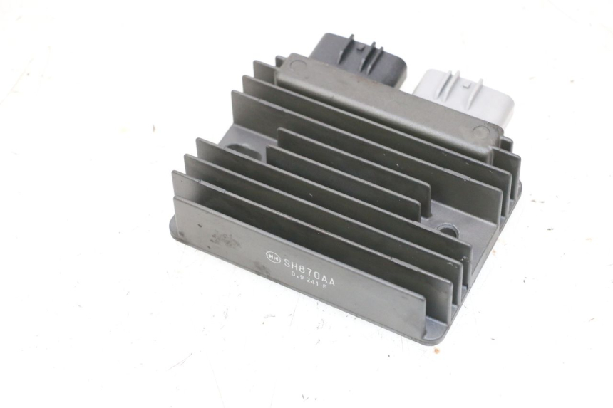 photo de REGULADOR PIAGGIO MP3 HPE 300 (2019 - 2026) - Primer plano técnico