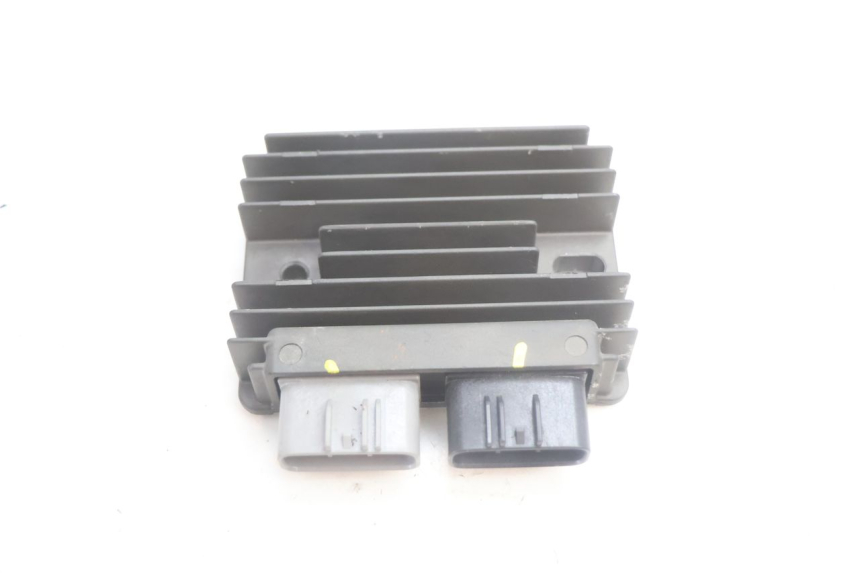 photo de REGULADOR PIAGGIO MP3 HPE 530 (2022 - 2026) - Vista principal