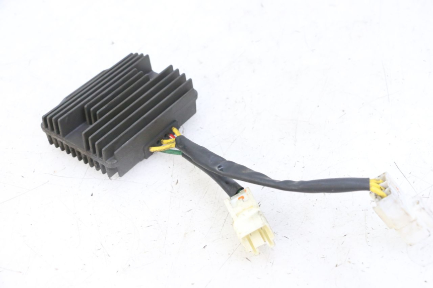 photo de REGULADOR DE CARGA PIAGGIO MP3 LT 300 (2010 - 2016) - Detalle de la pieza