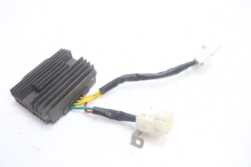 photo de REGULADOR DE CARGA PIAGGIO MP3 LT 300 (2010 - 2016) - Zoom estado de uso