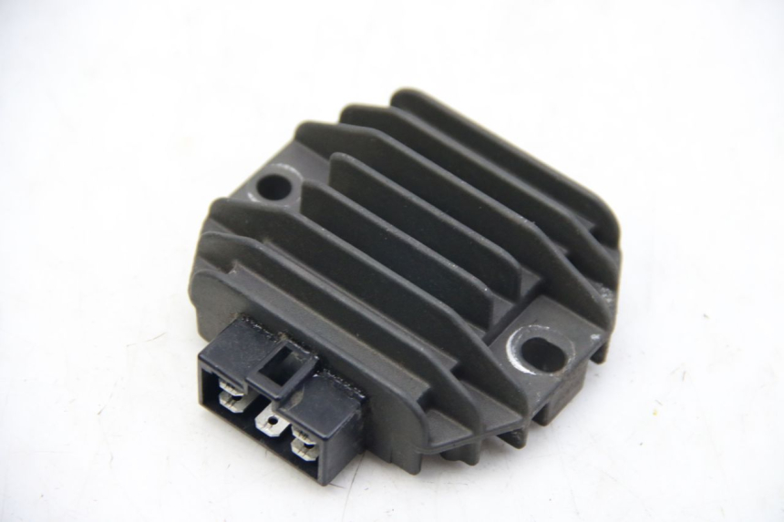 photo de REGULADOR DE CARGA PIAGGIO MP3 125 (2006 - 2014) - Vista principal