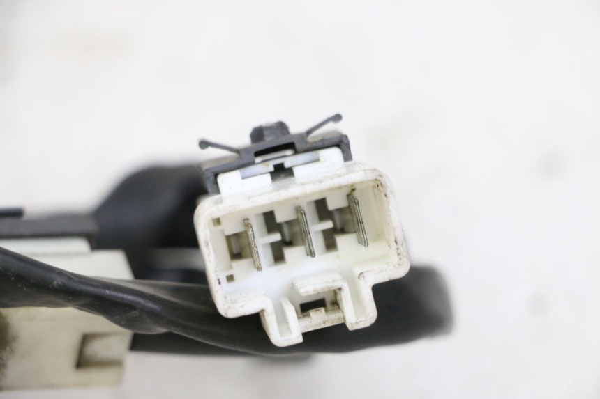 photo de REGULADOR DE CARGA PIAGGIO MP3 500 (2014 - 2017) - Primer plano técnico