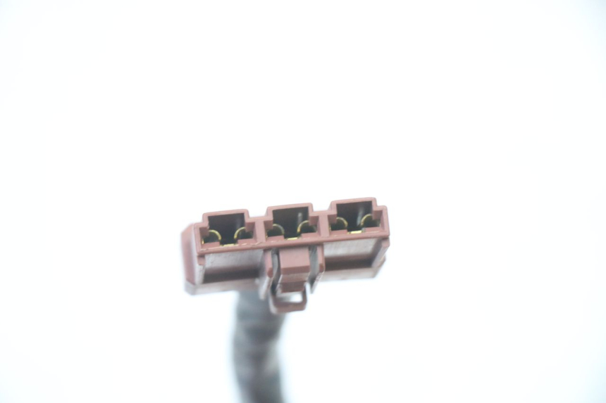 photo de REGULADOR DE CARGA PIAGGIO MP3 RL 250 (2006 - 2010) - Detalles de los puntos de fijación