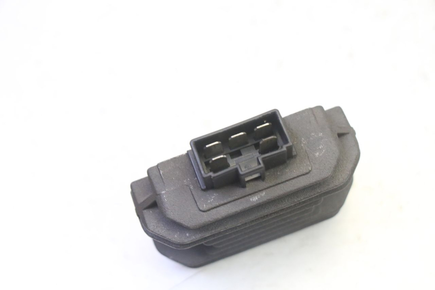 photo de REGULADOR DE CARGA PIAGGIO MP3 125 (2006 - 2014) - Zoom estado de uso