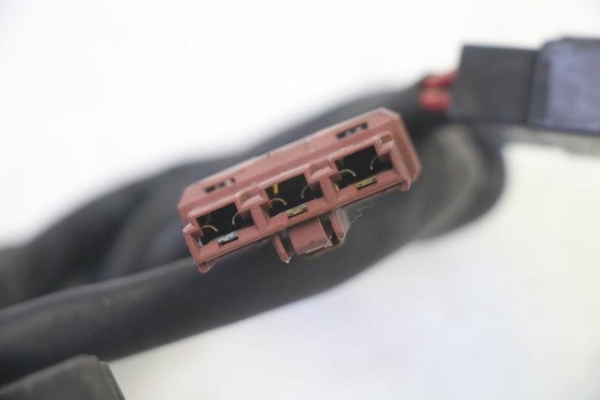 photo de REGULADOR DE CARGA PIAGGIO MP3 RL 250 (2006 - 2010) - Primer plano técnico