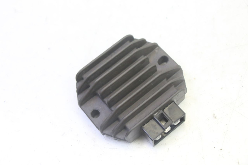 photo de REGULADOR DE CARGA PIAGGIO MP3 125 (2006 - 2014) - Vista principal